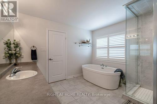 17 Melrose Drive, Cavan Monaghan, ON - Indoor Photo Showing Bathroom