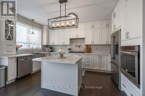 17 Melrose Drive, Cavan Monaghan (Millbrook), ON - Indoor Photo Showing Kitchen With Stainless Steel Kitchen With Upgraded Kitchen