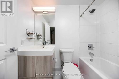 832 - 251 Jarvis Street, Toronto, ON - Indoor Photo Showing Bathroom