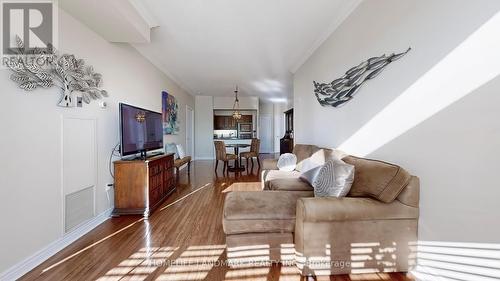 309 - 2 Edith Drive, Toronto, ON - Indoor Photo Showing Living Room