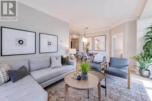 1508 - 38 Avoca Avenue, Toronto, ON - Indoor Photo Showing Living Room