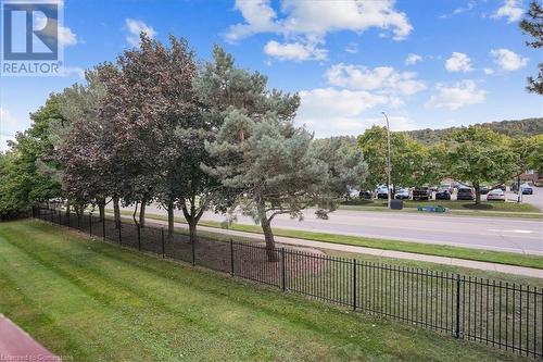 View of yard - 130 Livingston Avenue Unit# 21, Grimsby, ON - Outdoor With View