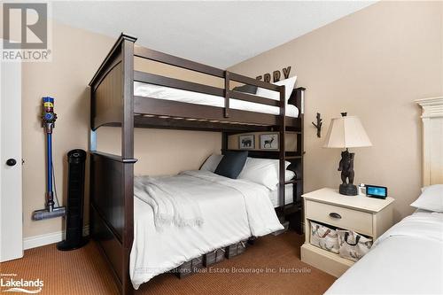 52-107 - 1235 Deerhurst Drive, Huntsville (Chaffey), ON - Indoor Photo Showing Bedroom