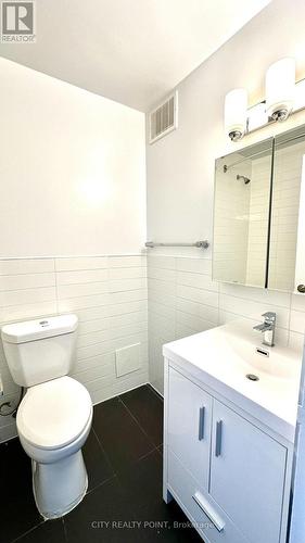 2412 - 666 Spadina Avenue, Toronto, ON - Indoor Photo Showing Bathroom