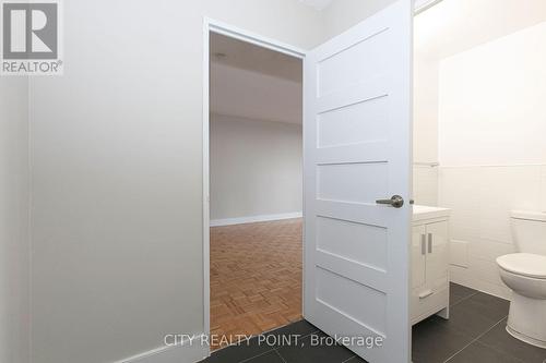 2412 - 666 Spadina Avenue, Toronto, ON - Indoor Photo Showing Bathroom