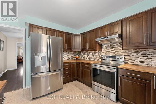 140 Natanya Boulevard, Georgina, ON - Indoor Photo Showing Kitchen