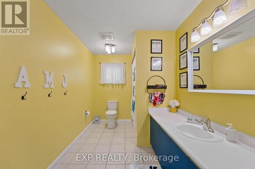 140 Natanya Boulevard, Georgina, ON - Indoor Photo Showing Bathroom