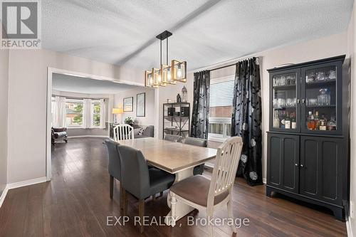 140 Natanya Boulevard, Georgina, ON - Indoor Photo Showing Dining Room