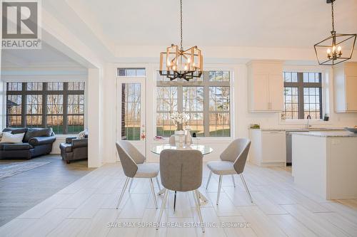 52 Gamble Street, Halton Hills, ON - Indoor Photo Showing Dining Room