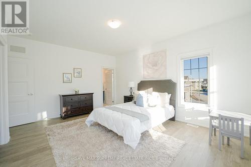 52 Gamble Street, Halton Hills, ON - Indoor Photo Showing Bedroom