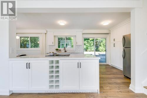 33 Sewell Drive, Oakville, ON - Indoor Photo Showing Kitchen