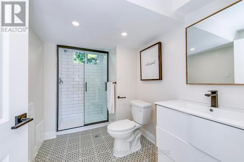 33 Sewell Drive, Oakville, ON - Indoor Photo Showing Bathroom