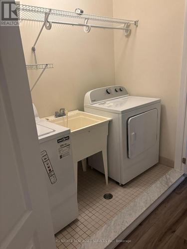 2077 Bates Common, Burlington, ON - Indoor Photo Showing Laundry Room