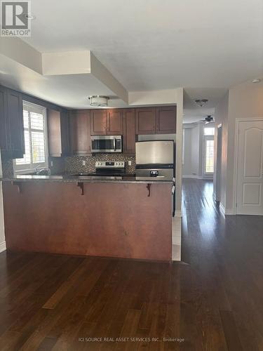 2077 Bates Common, Burlington, ON - Indoor Photo Showing Kitchen