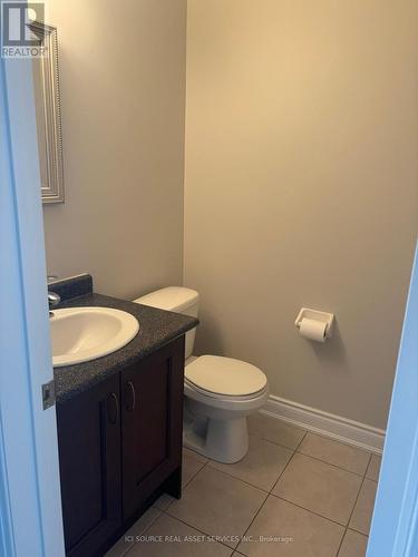 2077 Bates Common, Burlington, ON - Indoor Photo Showing Bathroom