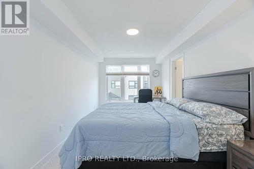 31 - 1095 Cooke Boulevard, Burlington, ON - Indoor Photo Showing Bedroom