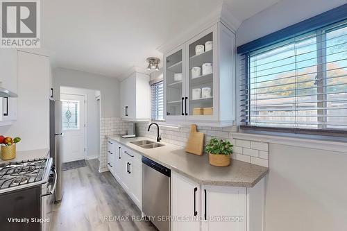 55 Greenwood Crescent, Brampton, ON - Indoor Photo Showing Kitchen With Double Sink With Upgraded Kitchen