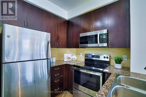 907 - 223 Webb Drive, Mississauga, ON - Indoor Photo Showing Kitchen With Stainless Steel Kitchen