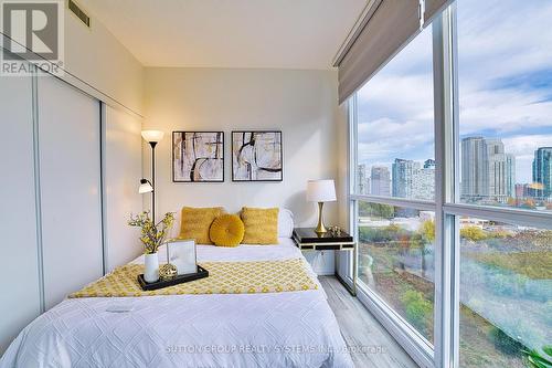 907 - 223 Webb Drive, Mississauga, ON - Indoor Photo Showing Bedroom