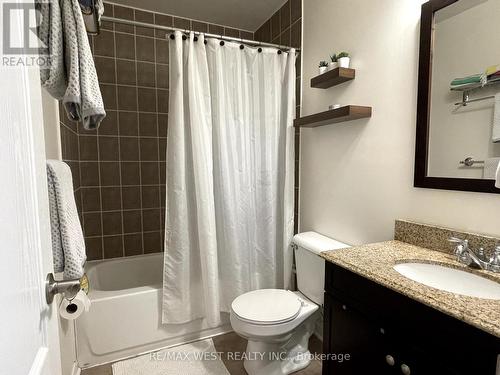 15 - 619 Evans Avenue, Toronto, ON - Indoor Photo Showing Bathroom