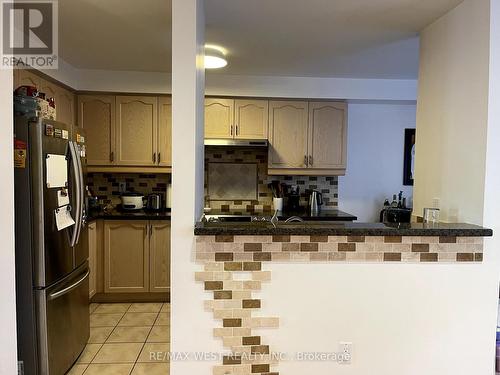 15 - 619 Evans Avenue, Toronto, ON - Indoor Photo Showing Kitchen