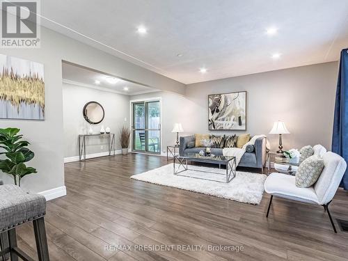 197 Blair Road, Cambridge, ON - Indoor Photo Showing Living Room