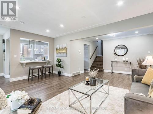 197 Blair Road, Cambridge, ON - Indoor Photo Showing Living Room