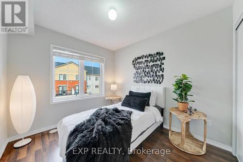 14 - 2480 Post Road, Oakville, ON - Indoor Photo Showing Bedroom