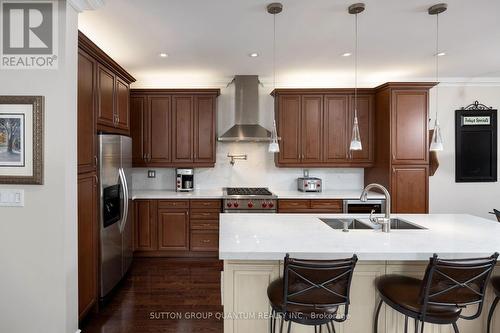 2400 Wasaga Drive, Oakville, ON - Indoor Photo Showing Kitchen With Double Sink With Upgraded Kitchen