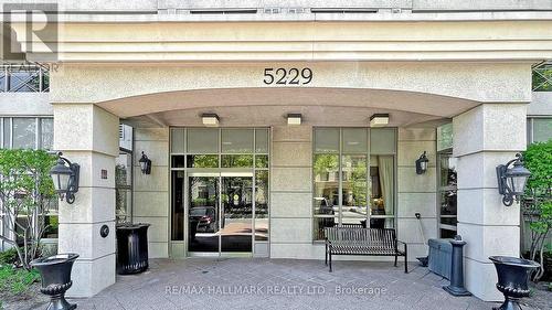 1511 - 5229 Dundas Street W, Toronto, ON - Outdoor With Exterior