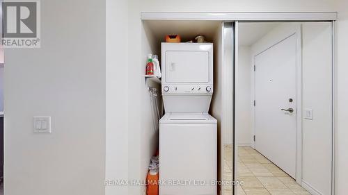 1511 - 5229 Dundas Street W, Toronto, ON - Indoor Photo Showing Laundry Room