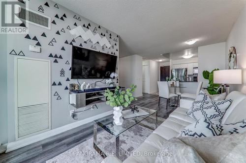 3104 - 225 Sherway Gardens Road, Toronto, ON - Indoor Photo Showing Living Room