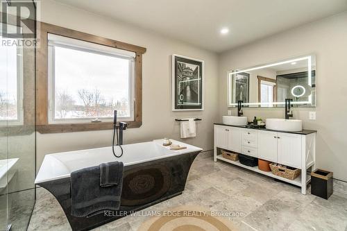 314 Brant School Road, Brantford, ON - Indoor Photo Showing Bathroom