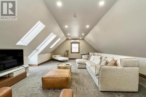 314 Brant School Road, Brantford, ON - Indoor Photo Showing Living Room