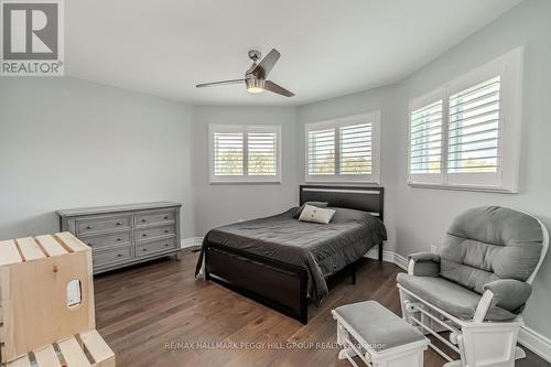 26 Riverside Drive, Mono, ON - Indoor Photo Showing Bedroom