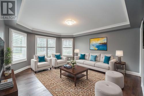 26 Riverside Drive, Mono, ON - Indoor Photo Showing Living Room