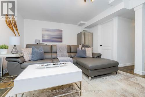 3 - 110 Kellie'S Way, Blue Mountains, ON - Indoor Photo Showing Living Room