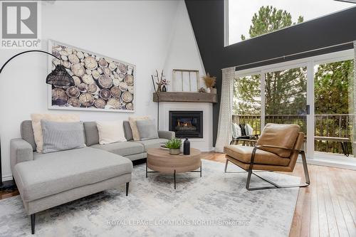 3 - 110 Kellie'S Way, Blue Mountains, ON - Indoor Photo Showing Living Room With Fireplace