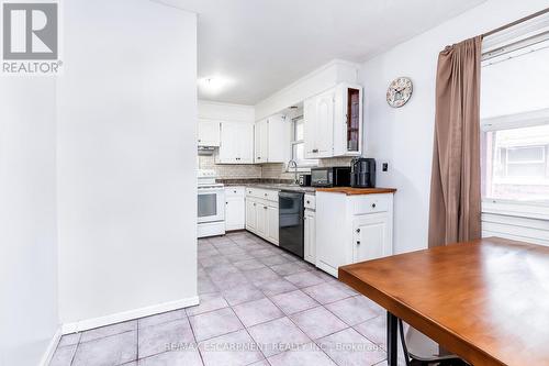 50 Toby Crescent, Hamilton, ON - Indoor Photo Showing Kitchen