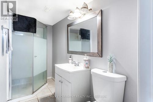 50 Toby Crescent, Hamilton, ON - Indoor Photo Showing Bathroom