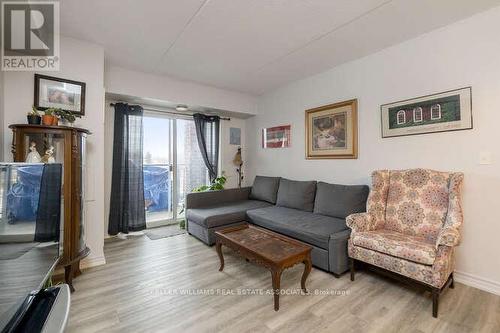 305 - 505 Margaret Street, Cambridge, ON - Indoor Photo Showing Living Room