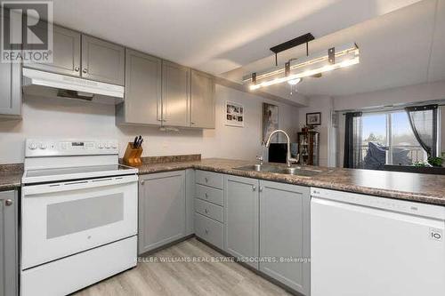 305 - 505 Margaret Street, Cambridge, ON - Indoor Photo Showing Kitchen With Double Sink