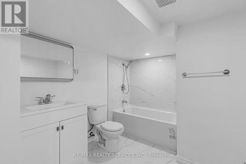 991 Parkview Avenue, Windsor, ON - Indoor Photo Showing Bathroom