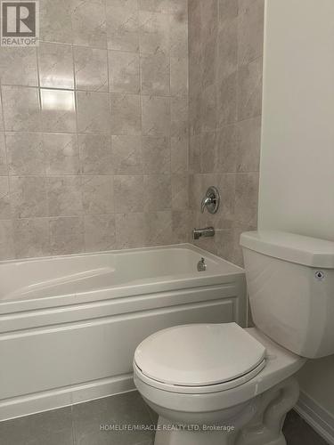 74 Masters Street, Welland, ON - Indoor Photo Showing Bathroom