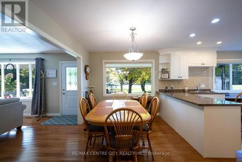 7907 Walkers Drive, Strathroy-Caradoc, ON - Indoor Photo Showing Dining Room