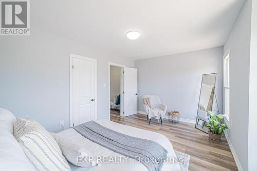 17 Kinrade Avenue, Hamilton, ON - Indoor Photo Showing Bedroom