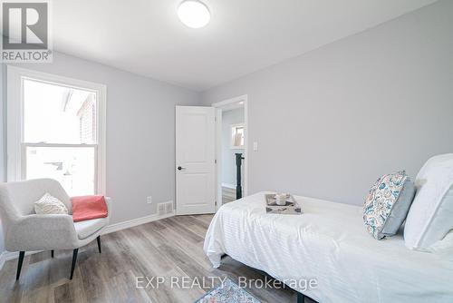 17 Kinrade Avenue, Hamilton, ON - Indoor Photo Showing Bedroom