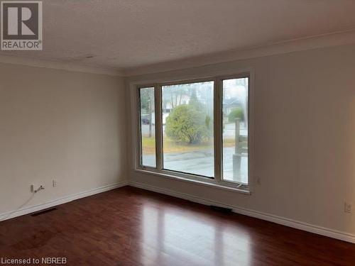 932 Premier Road, North Bay, ON - Indoor Photo Showing Other Room