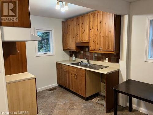 932 Premier Road, North Bay, ON - Indoor Photo Showing Kitchen With Double Sink