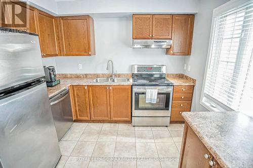 31 Joseph Griffith Lane, Toronto, ON - Indoor Photo Showing Kitchen With Double Sink